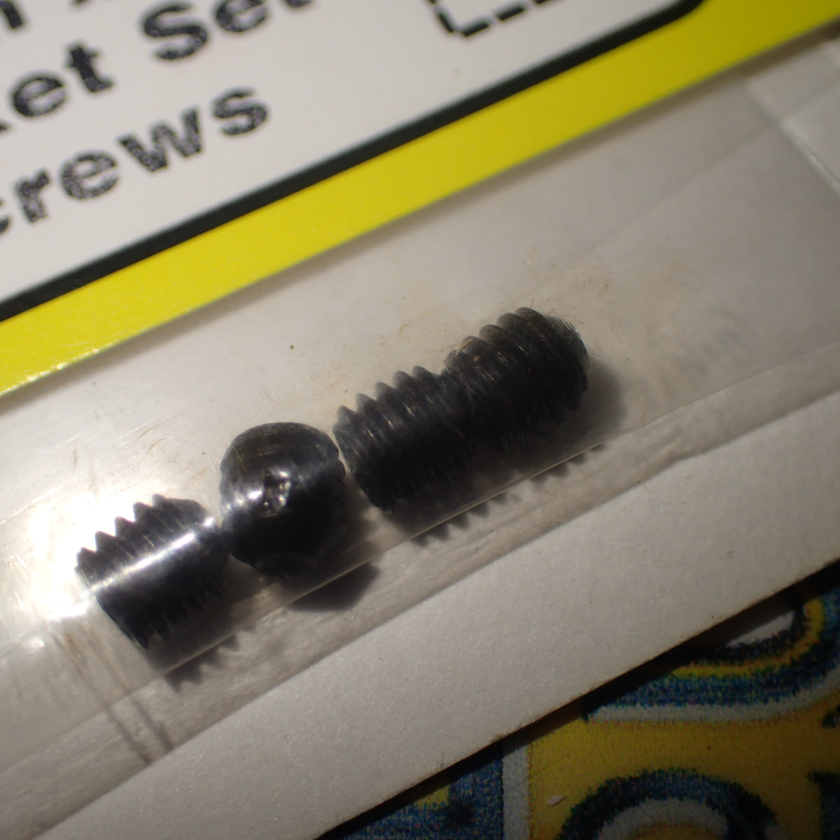 Dubro 2170 - 4mm x 4 Socket Set Screws