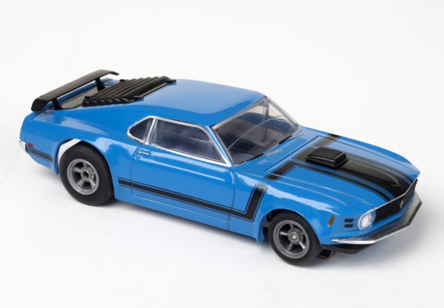 AFX – 1/64 Scale – 22026 Mustang CLEAR – Boss 302 – Blue