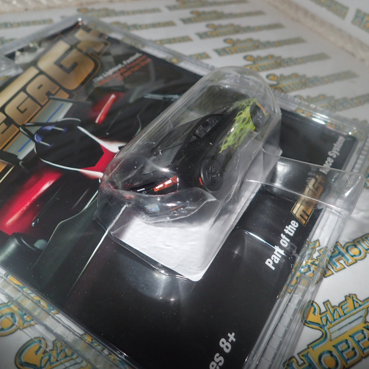 AFX 22060 – 1/64 Scale CAMARO 2021 WILDFIRE BLK/LIM