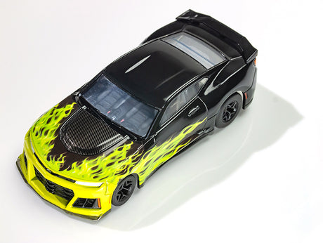 AFX 22060 – 1/64 Scale CAMARO 2021 WILDFIRE BLK/LIM