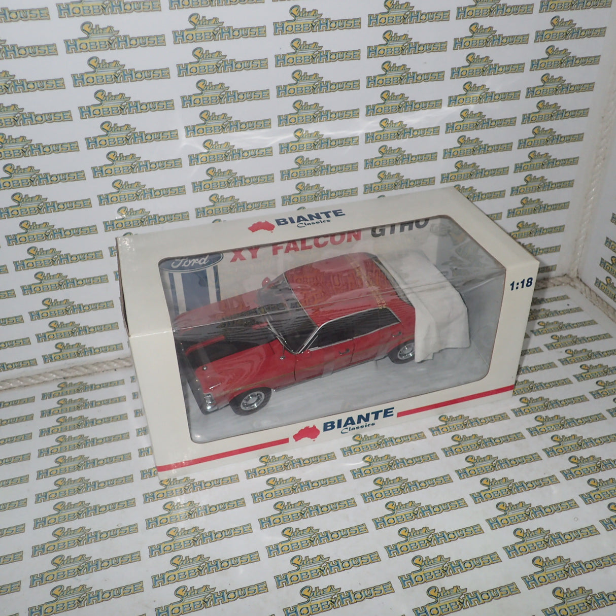 Biante 22721 - 1:18 FORD XY FALCON GTHO TRACK RED Die-Cast Replica