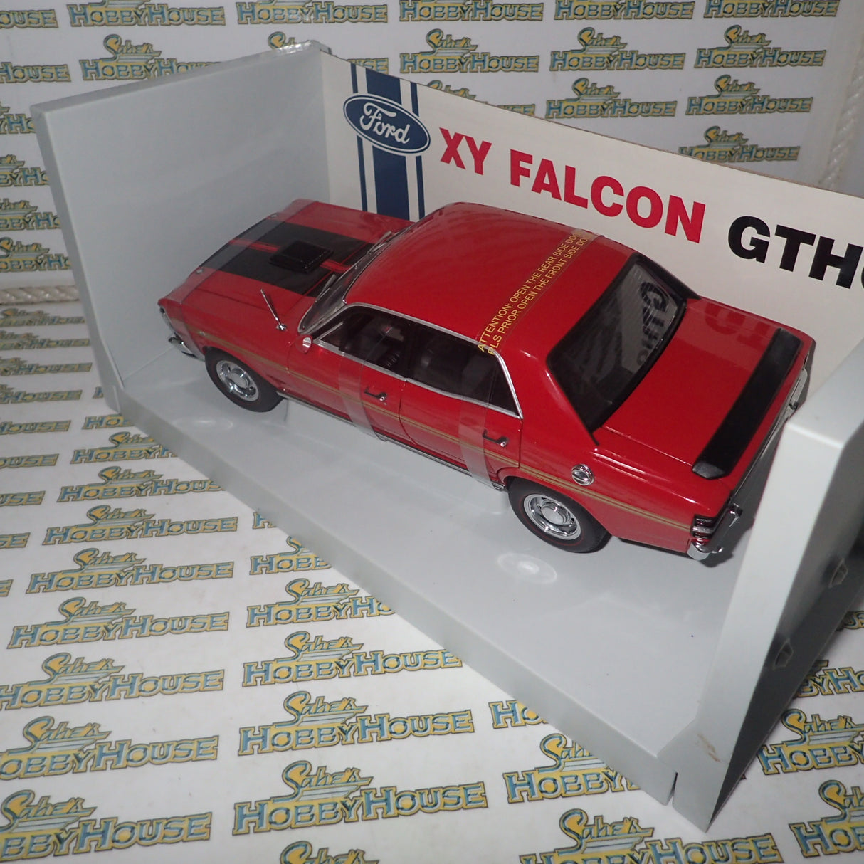 Biante 22721 - 1:18 FORD XY FALCON GTHO TRACK RED Die-Cast Replica
