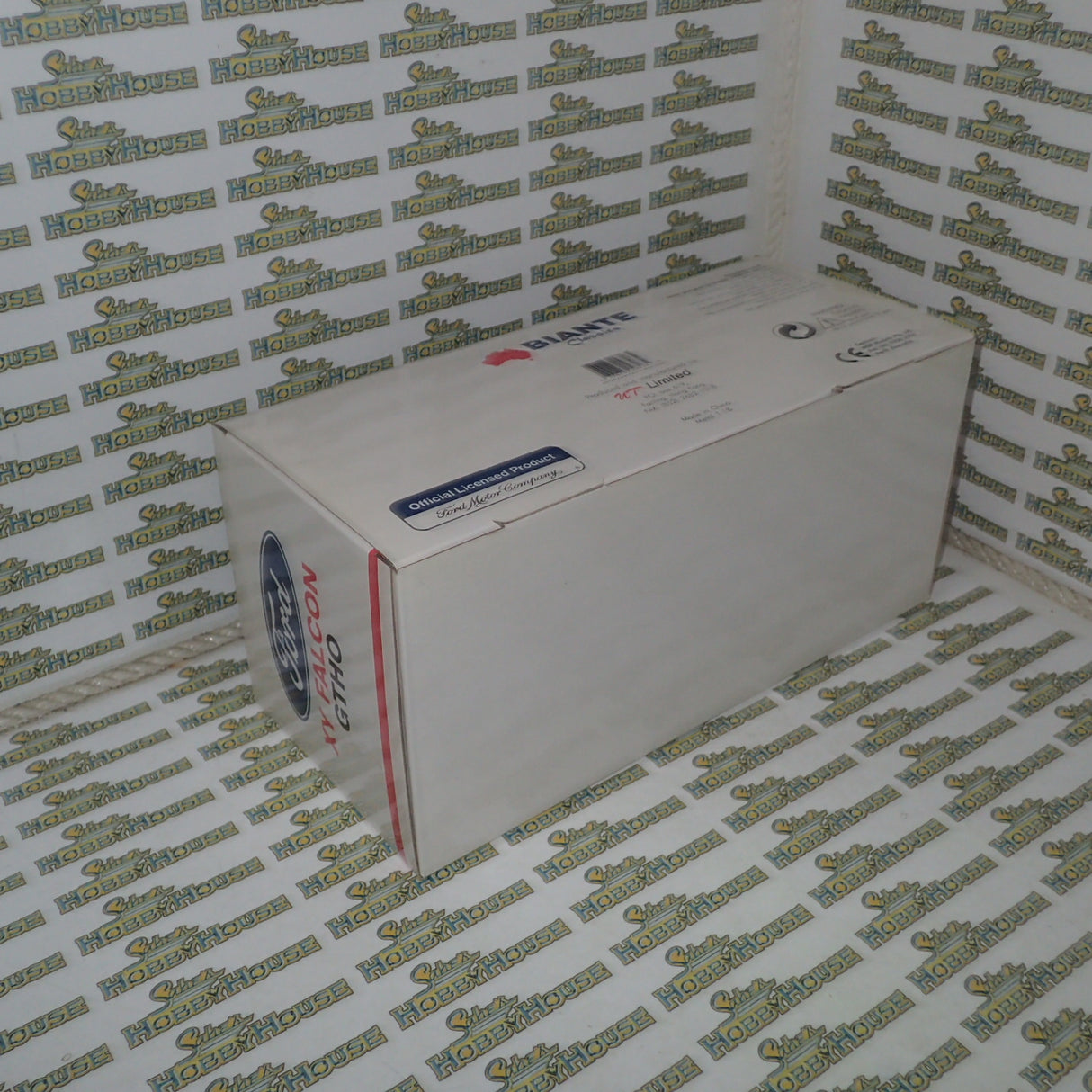 Biante 22726 - 1:18 XY Falcon GTHO - Wild Violet Die-Cast Replica