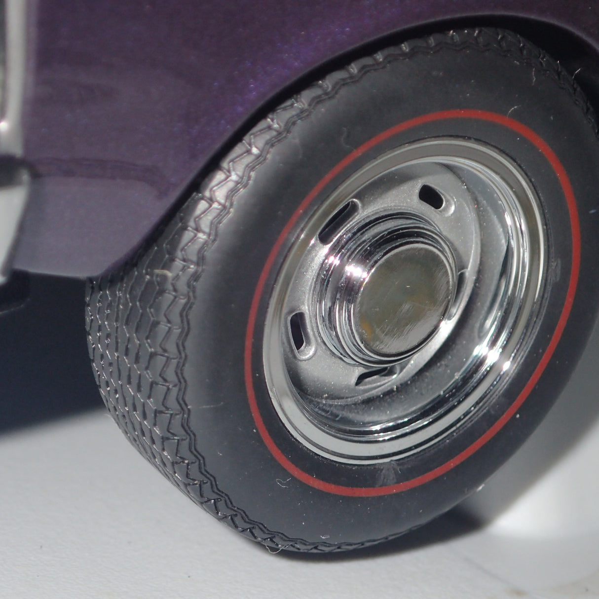 Biante 22726 - 1:18 XY Falcon GTHO - Wild Violet Die-Cast Replica