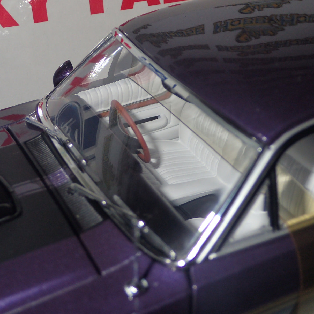 Biante 22726 - 1:18 XY Falcon GTHO - Wild Violet Die-Cast Replica