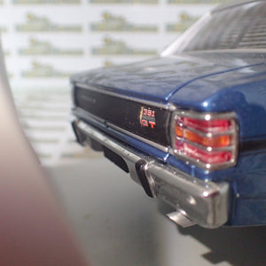 Biante 22732 - 1:18 Ford Falcon XW GTHO Phase 2 Starlight Blue Die-Cast Replica