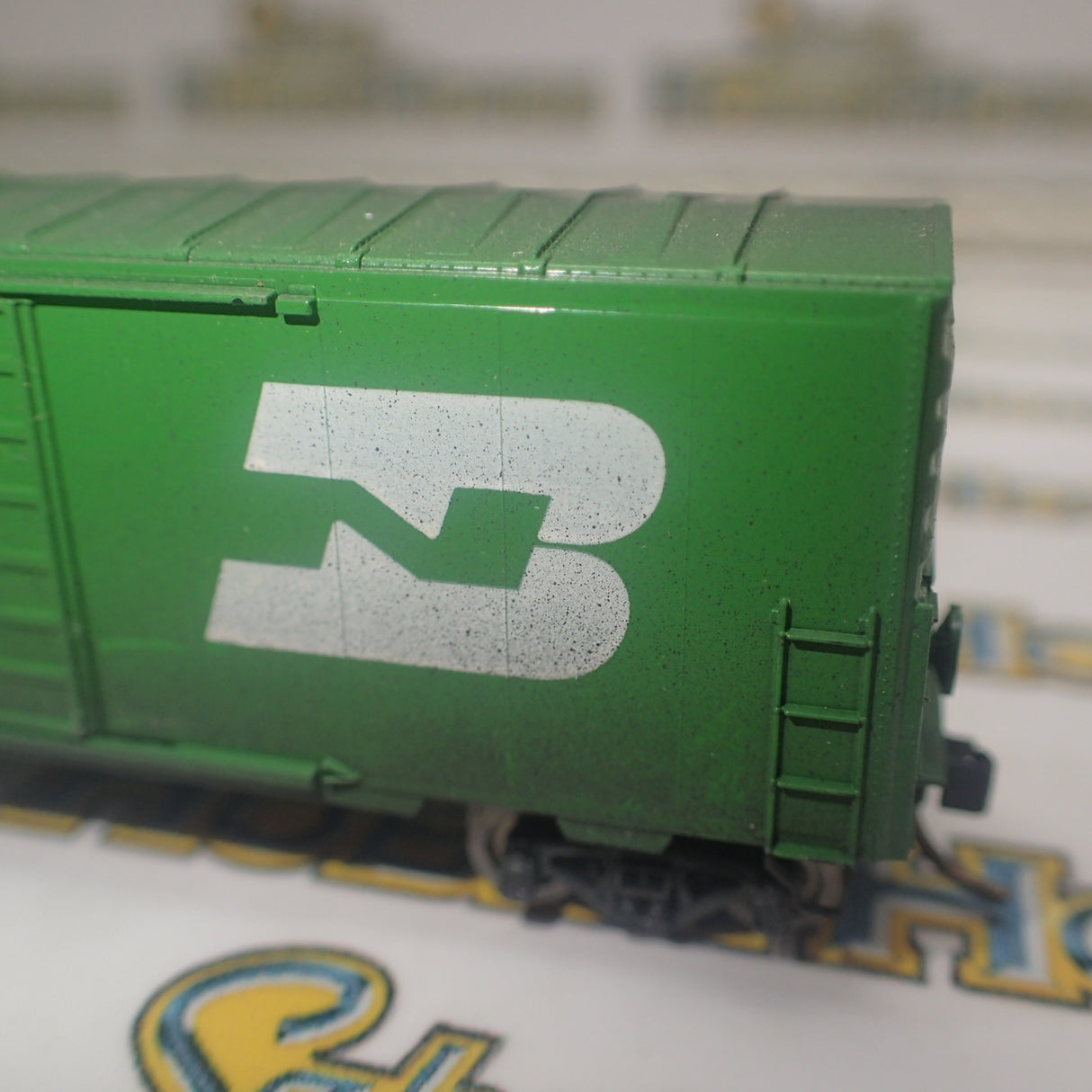 Micro-Trains 24041 - N Scale 40' STD SNGL DOOR BOXCAR BURLINGTON NORTHERN