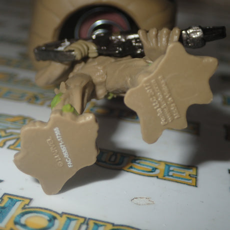 Funko 26904 – Avengers Infinity War – No.293 Teen Groot with Gun Pop Vinyl