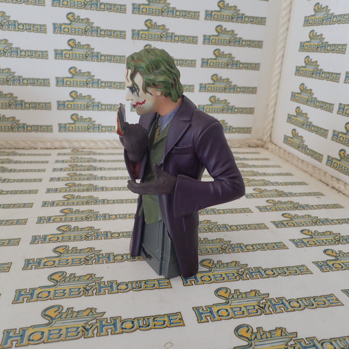 DC Direct 27175 - Kolby Jukes Batman the Dark Knight The Joker Bust