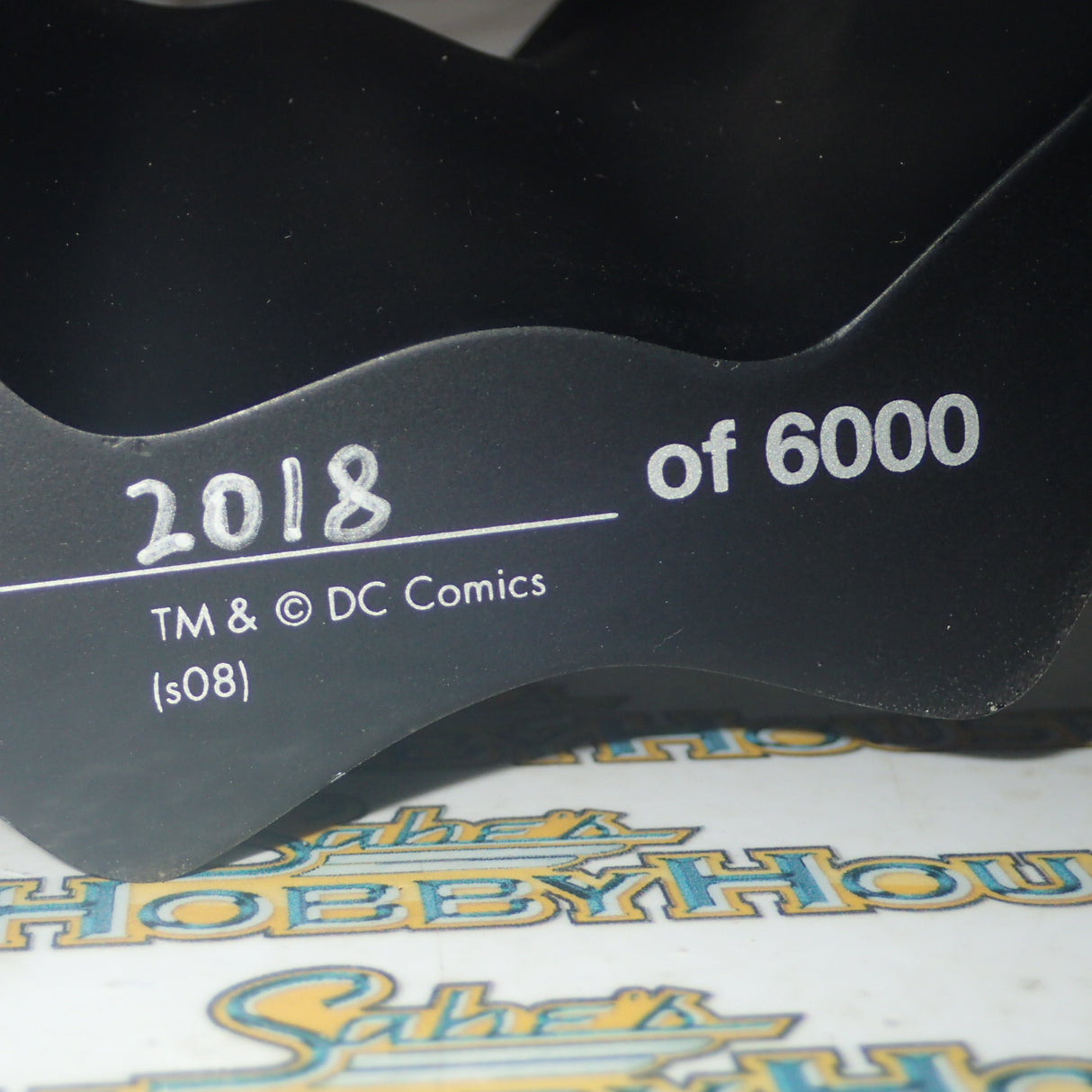 DC Direct 27177 - THE DARK KNIGHT BATMAN LIMITED EDITION HAND-PAINTED, COLD-CAST STATUE