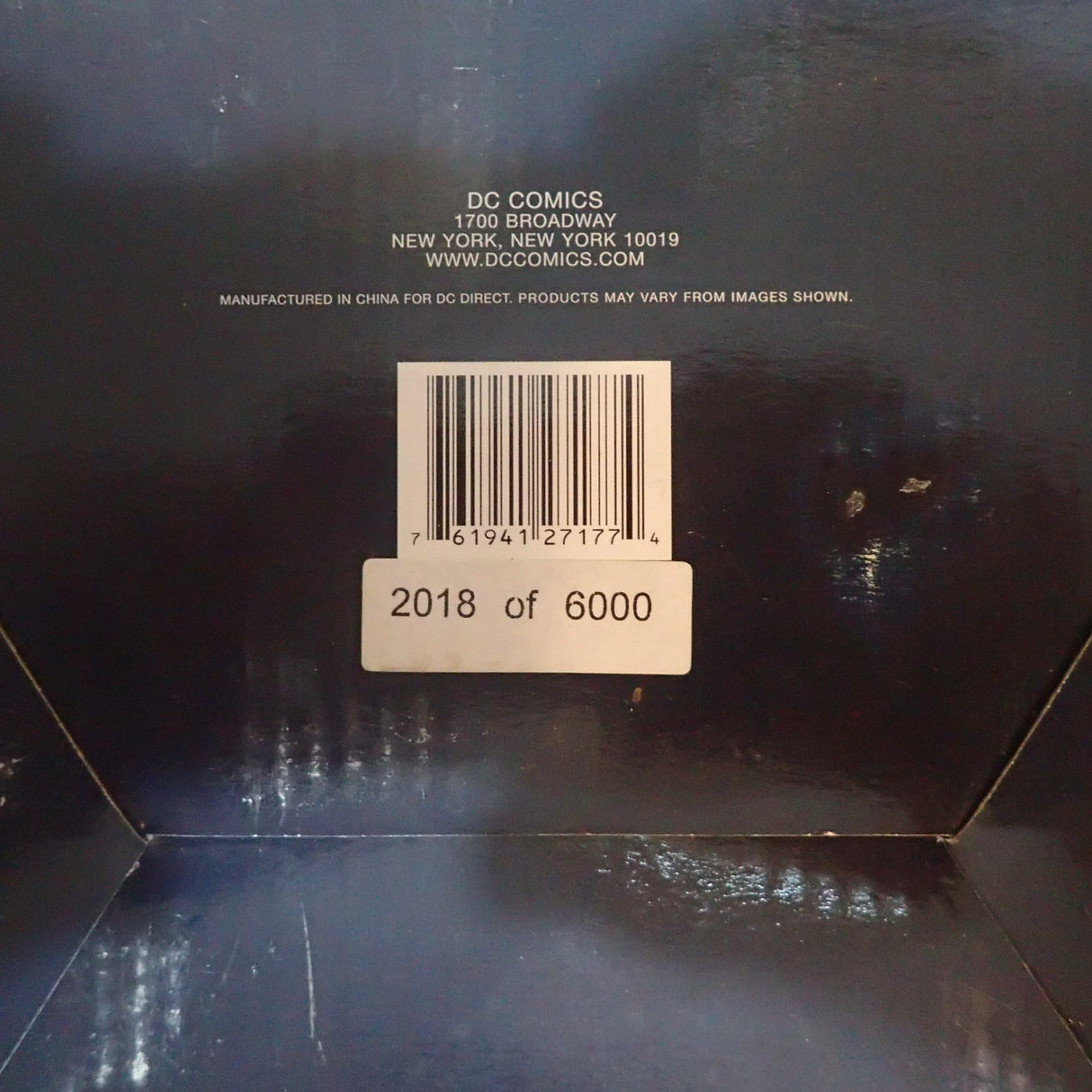 DC Direct 27177 - THE DARK KNIGHT BATMAN LIMITED EDITION HAND-PAINTED, COLD-CAST STATUE