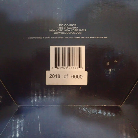 DC Direct 27177 - THE DARK KNIGHT BATMAN LIMITED EDITION HAND-PAINTED, COLD-CAST STATUE