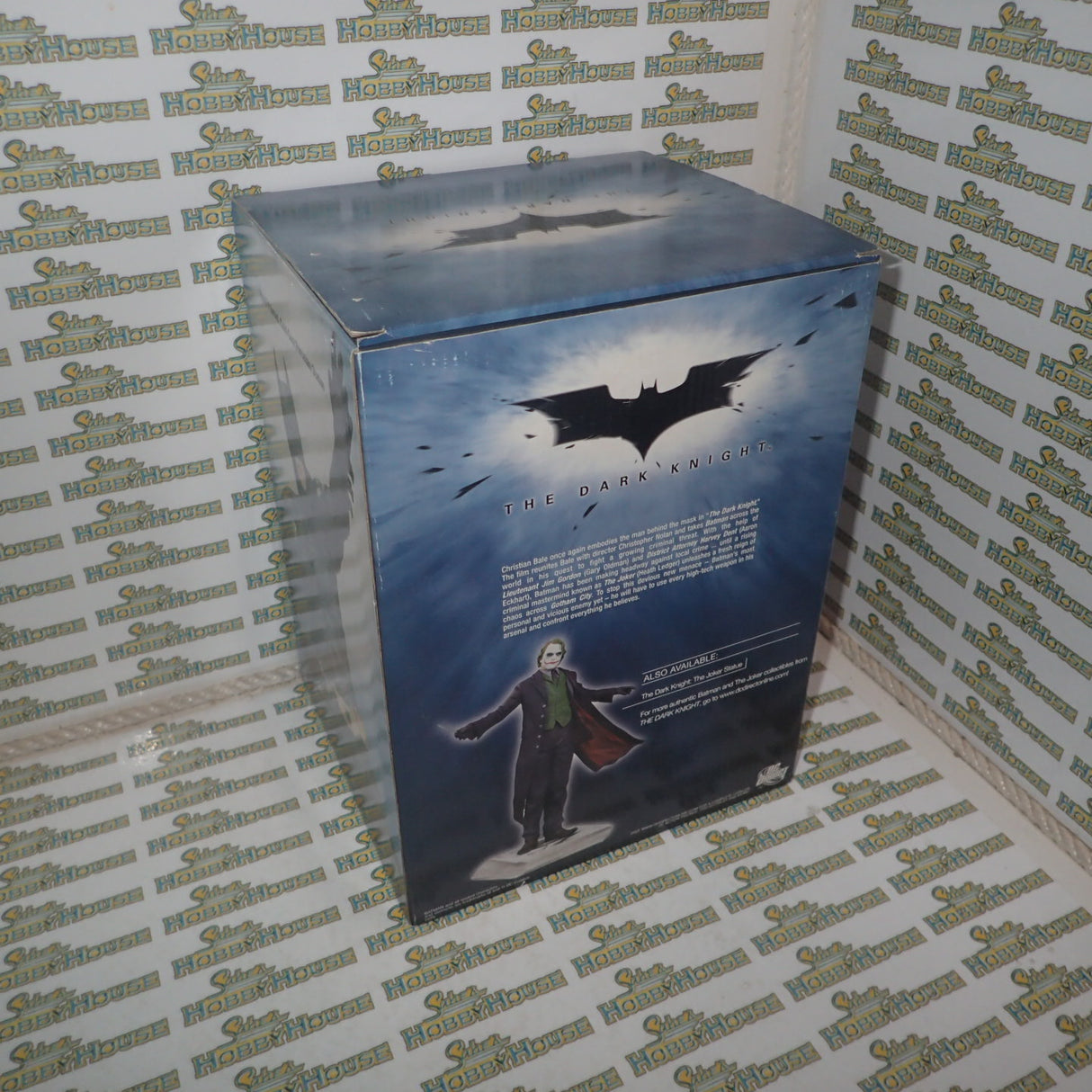 DC Direct 27177 - THE DARK KNIGHT BATMAN LIMITED EDITION HAND-PAINTED, COLD-CAST STATUE