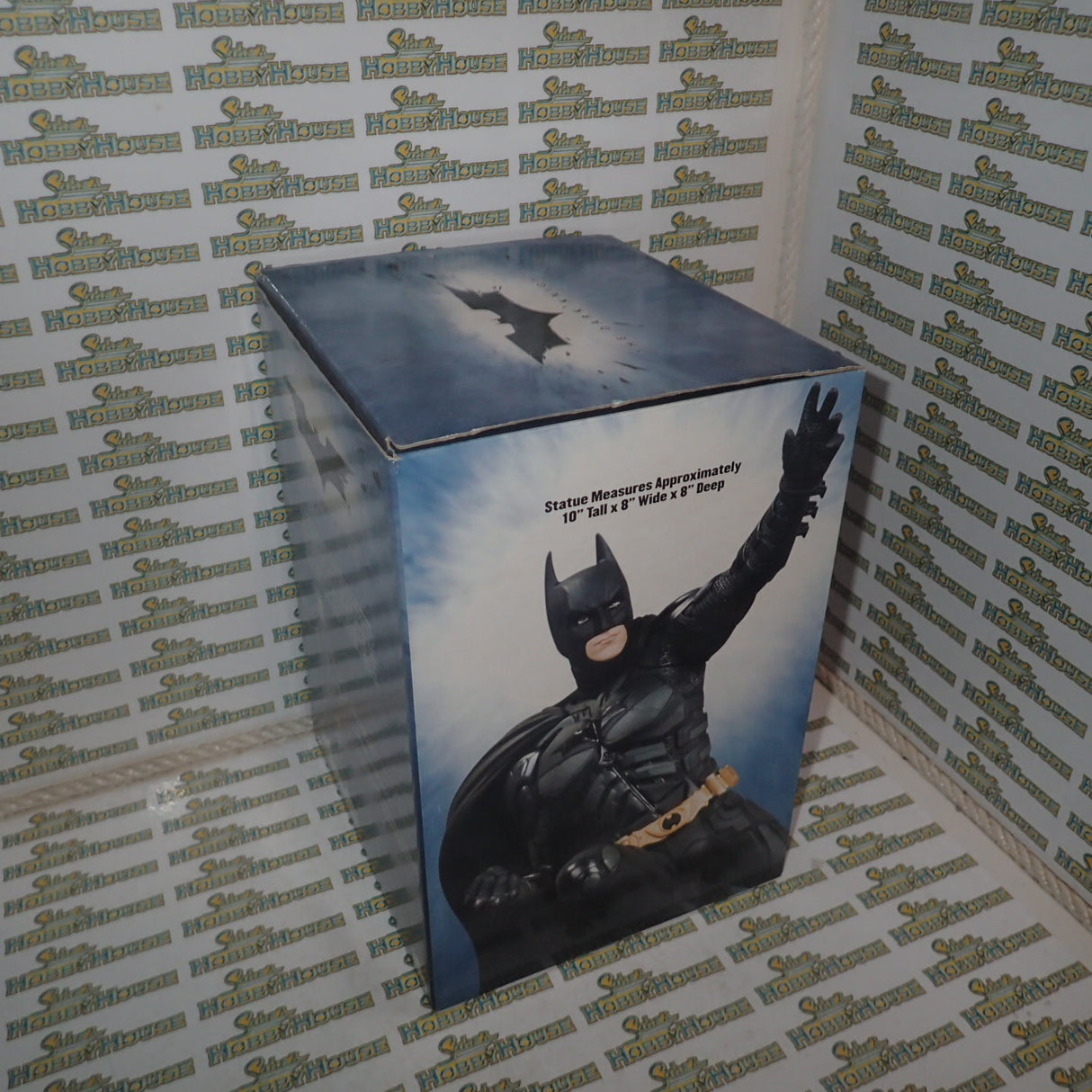 DC Direct 27177 - THE DARK KNIGHT BATMAN LIMITED EDITION HAND-PAINTED, COLD-CAST STATUE