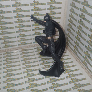 DC Direct 27177 - THE DARK KNIGHT BATMAN LIMITED EDITION HAND-PAINTED, COLD-CAST STATUE