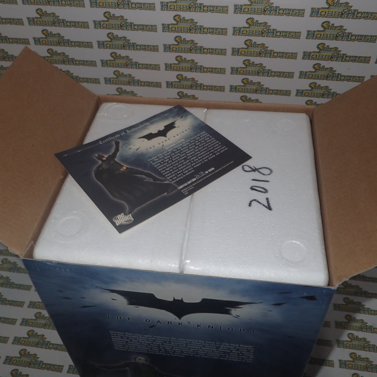 DC Direct 27177 - THE DARK KNIGHT BATMAN LIMITED EDITION HAND-PAINTED, COLD-CAST STATUE