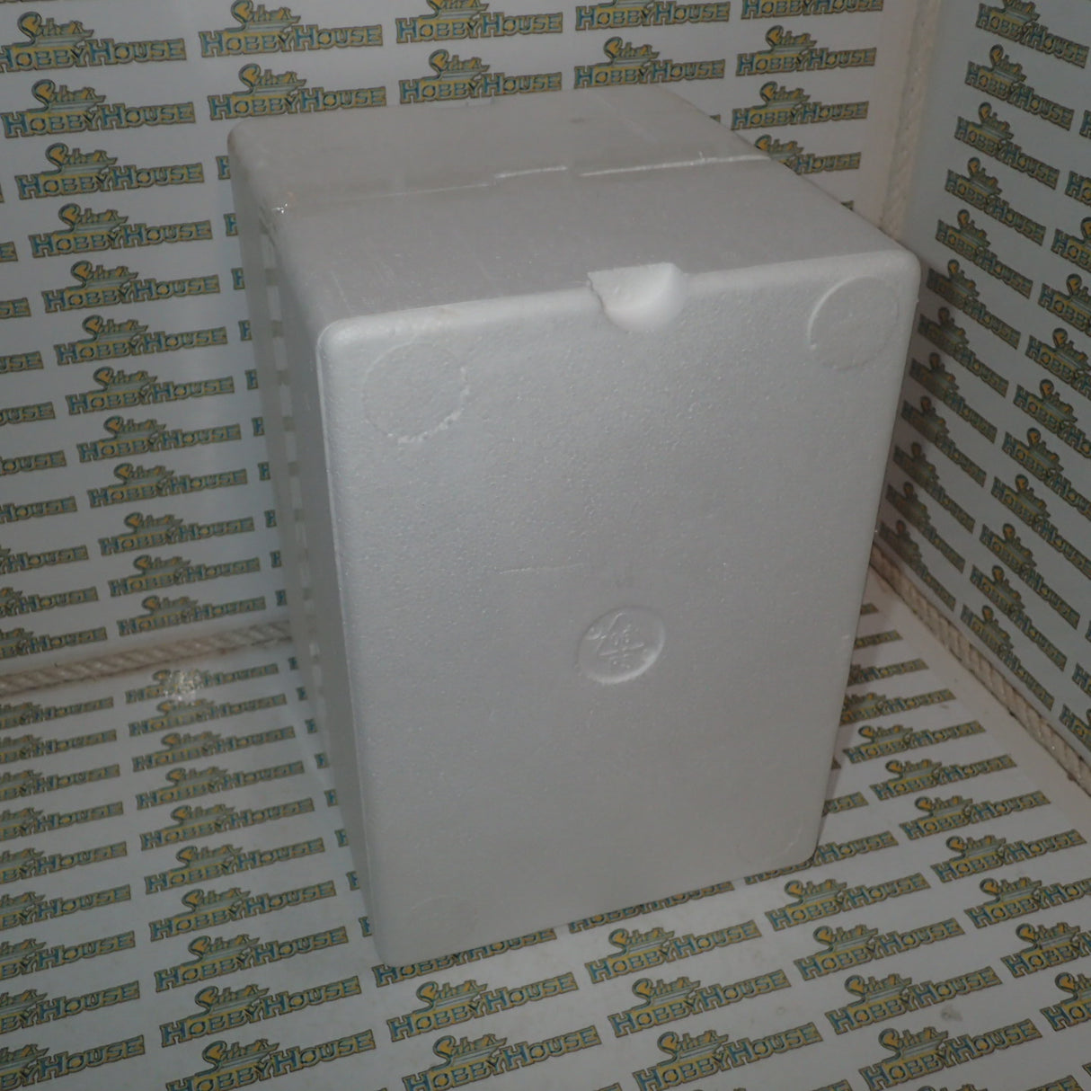 DC Direct 27177 - THE DARK KNIGHT BATMAN LIMITED EDITION HAND-PAINTED, COLD-CAST STATUE