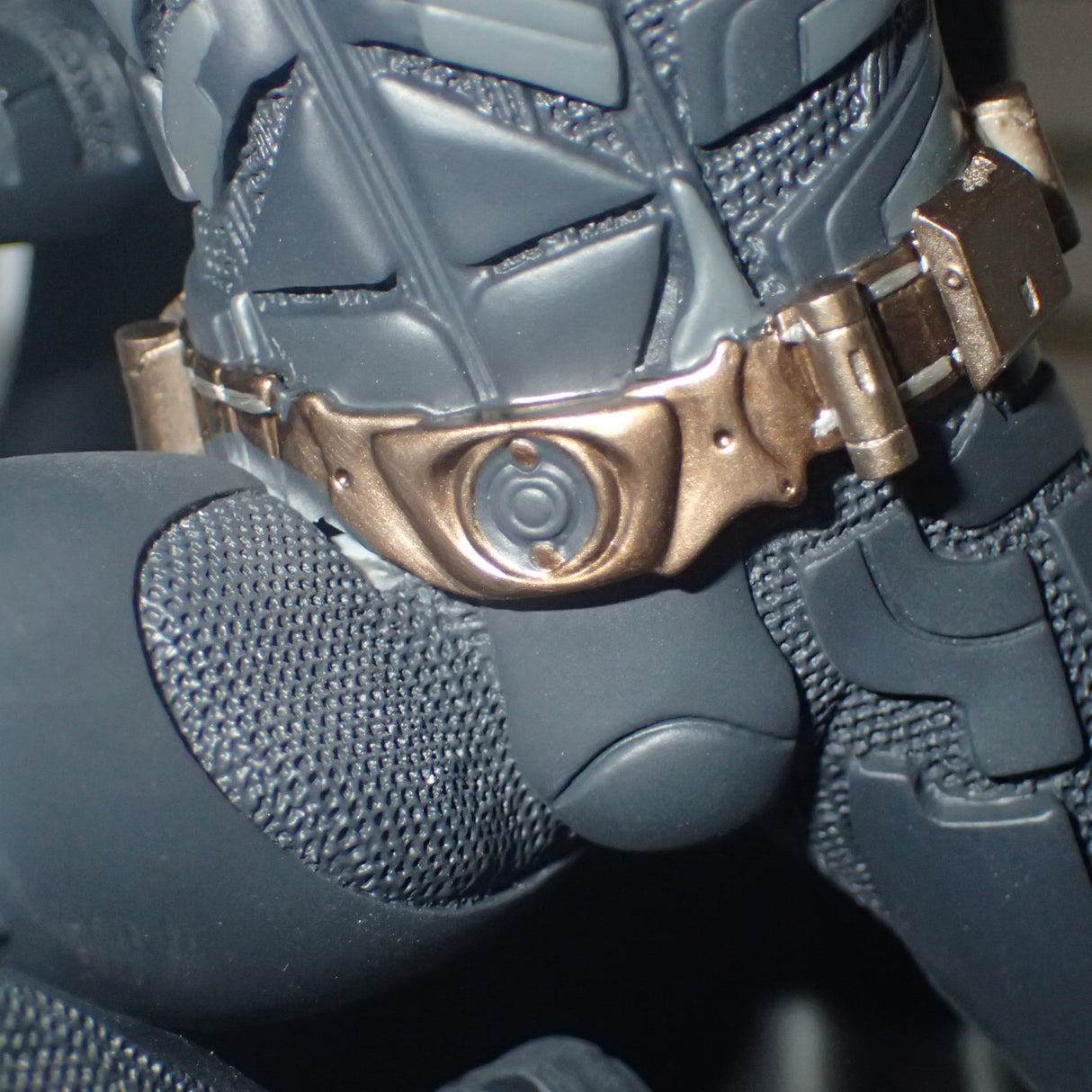 DC Direct 27177 - THE DARK KNIGHT BATMAN LIMITED EDITION HAND-PAINTED, COLD-CAST STATUE