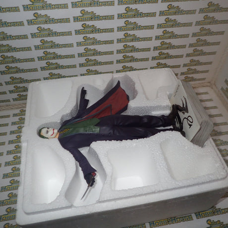 DC Direct 27178 - THE DARK KNIGHT The JOKER Statue by Kolby Jukes