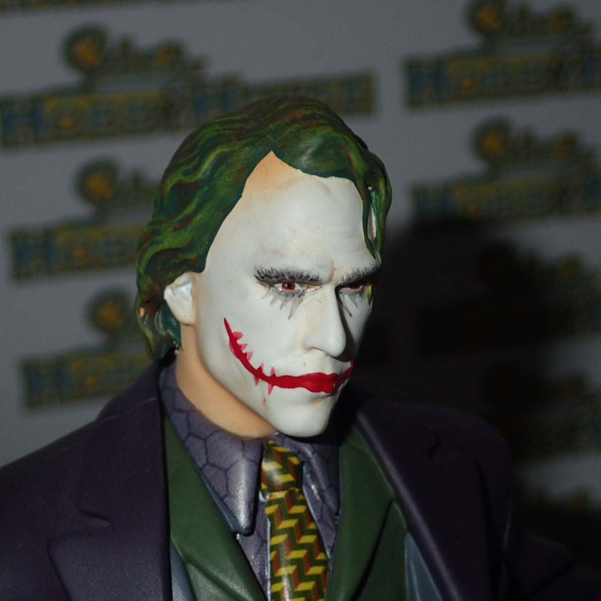 DC Direct 27178 - THE DARK KNIGHT The JOKER Statue by Kolby Jukes