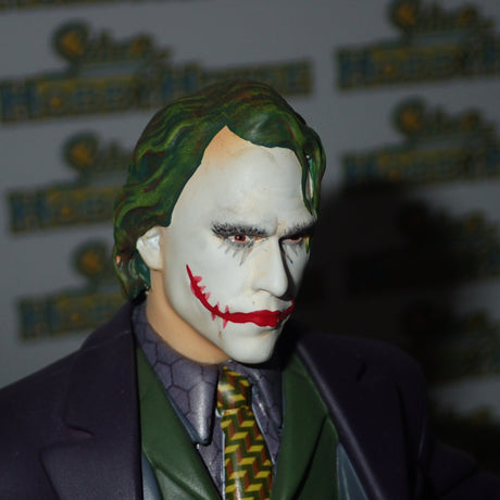 DC Direct 27178 - THE DARK KNIGHT The JOKER Statue by Kolby Jukes