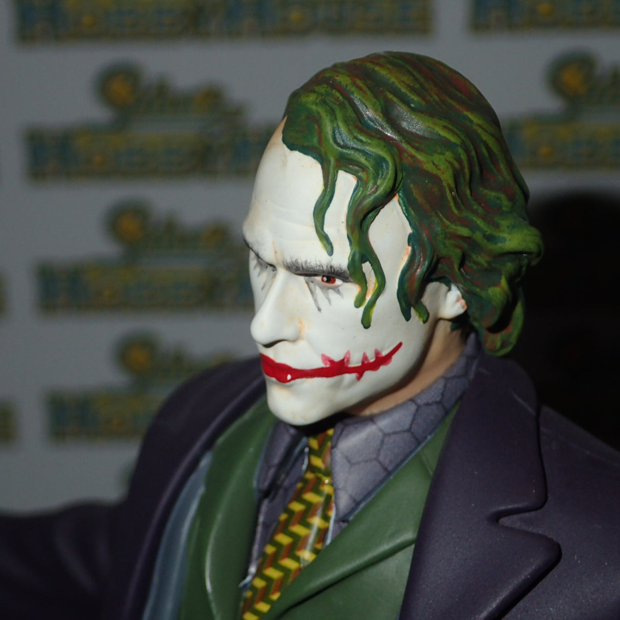 DC Direct 27178 - THE DARK KNIGHT The JOKER Statue by Kolby Jukes