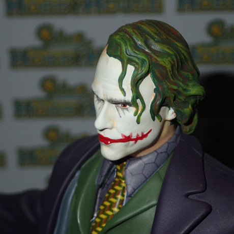 DC Direct 27178 - THE DARK KNIGHT The JOKER Statue by Kolby Jukes