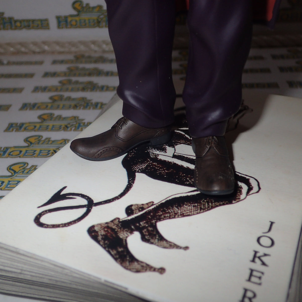 DC Direct 27178 - THE DARK KNIGHT The JOKER Statue by Kolby Jukes