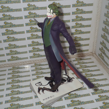 DC Direct 27178 - THE DARK KNIGHT The JOKER Statue by Kolby Jukes