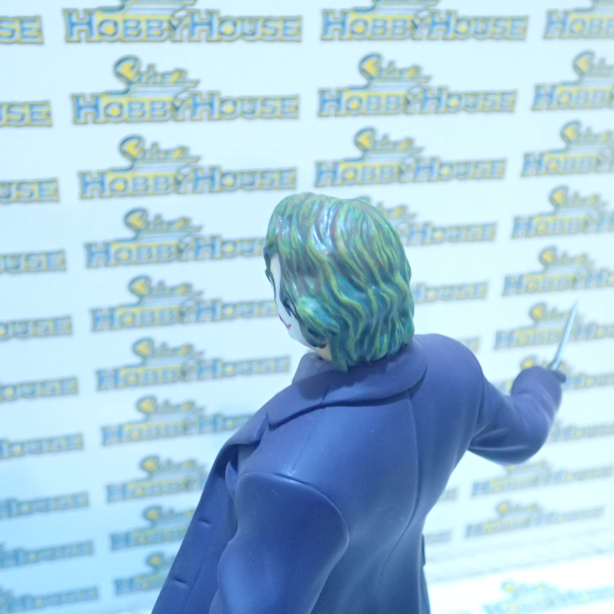 DC Direct 27178 - THE DARK KNIGHT The JOKER Statue by Kolby Jukes