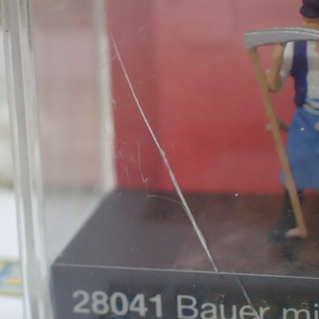 Preiser - 1/87 HO/00 Scale - Bauer mit Sense (Farmer with scythe) Figure