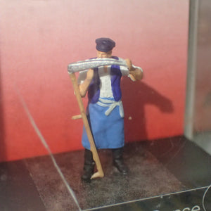Preiser - 1/87 HO/00 Scale - Bauer mit Sense (Farmer with scythe) Figure