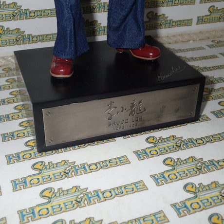Enterbay 280873 - Black Label BL-1 1/6 Scale Bruce Lee Statue