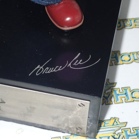 Enterbay 280873 - Black Label BL-1 1/6 Scale Bruce Lee Statue