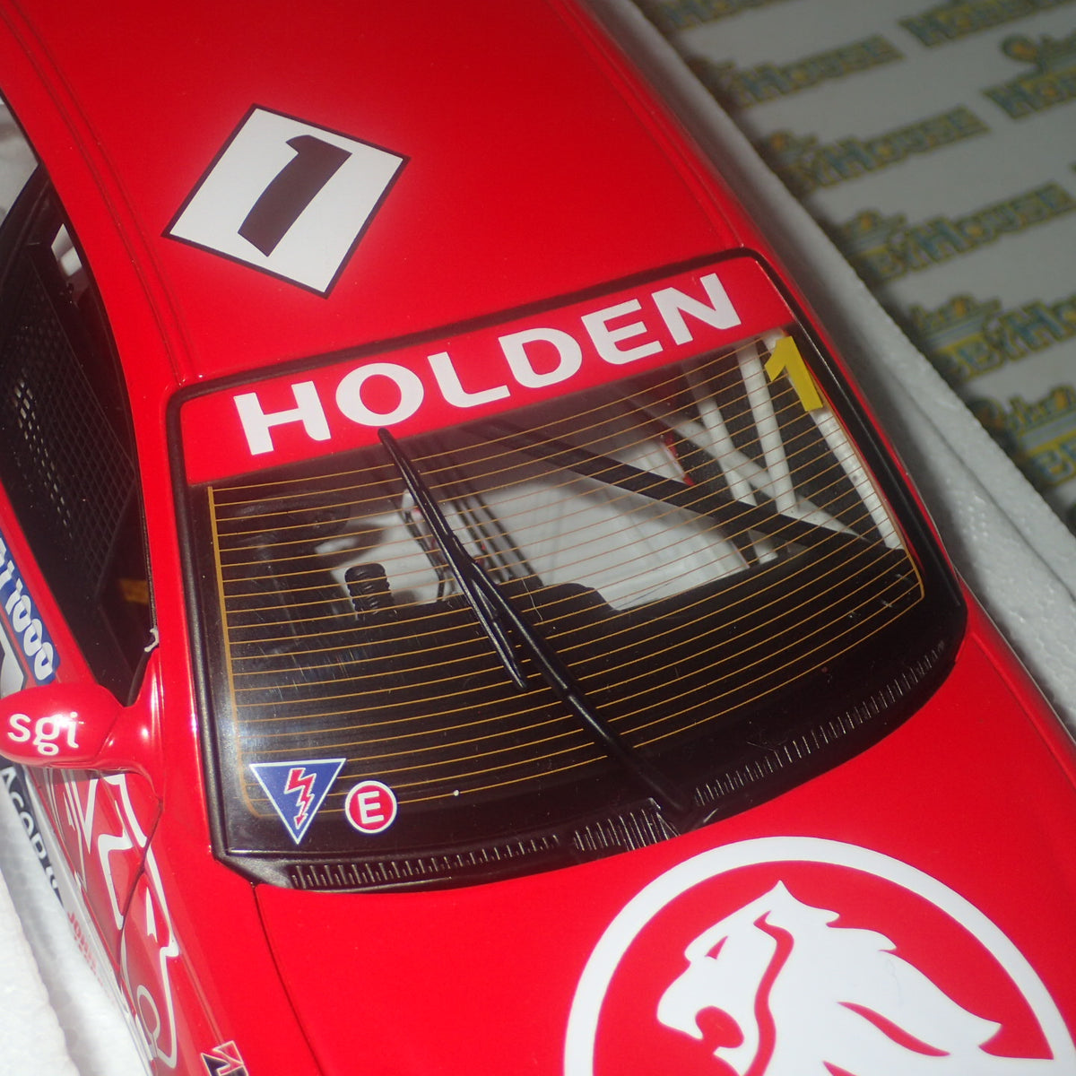 Biante AUTOart 2812071 – 2 X 1/18 models of the Craig Lowndes & Craig Lowndes/Mark Skaife Bathurst Shell Series Farewell Set Scale Model Replicas.