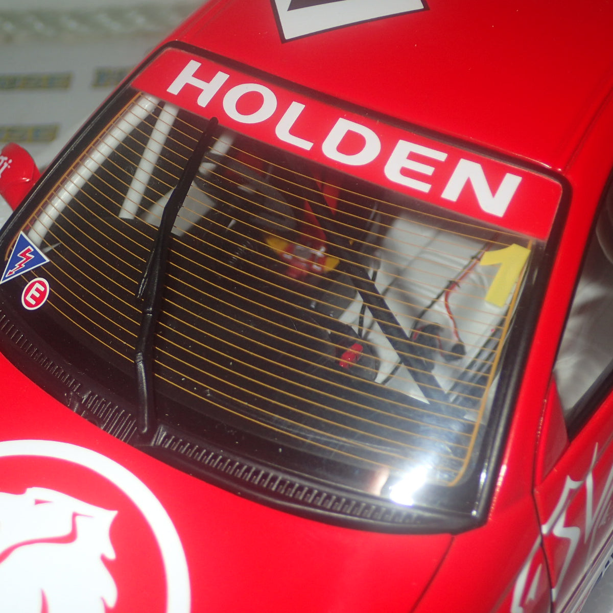 Biante AUTOart 2812071 – 2 X 1/18 models of the Craig Lowndes & Craig Lowndes/Mark Skaife Bathurst Shell Series Farewell Set Scale Model Replicas.