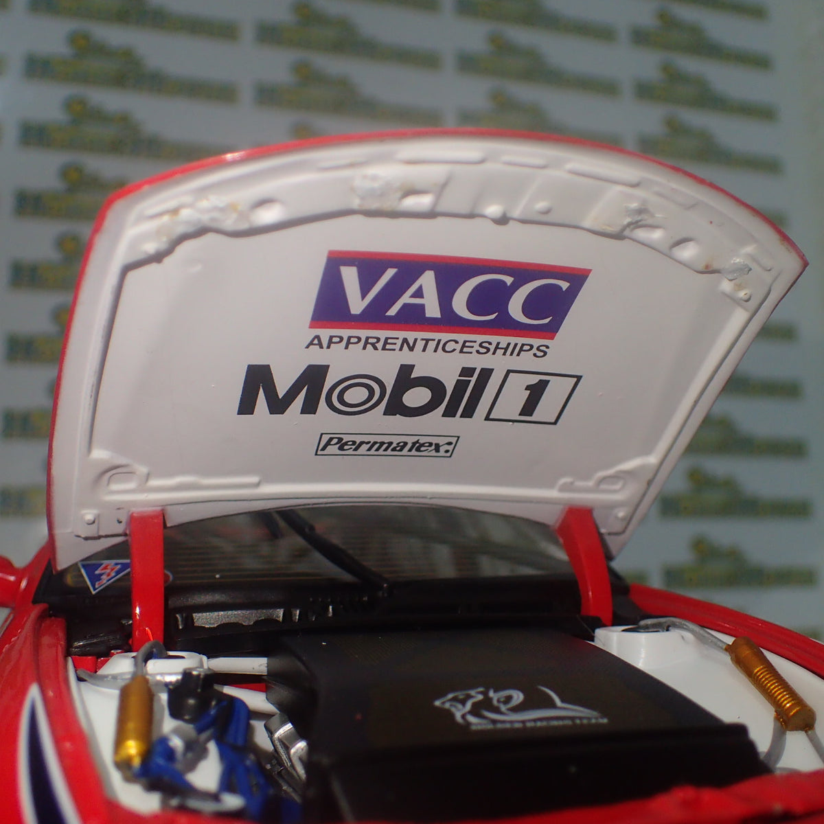 Biante AUTOart 2812071 – 2 X 1/18 models of the Craig Lowndes & Craig Lowndes/Mark Skaife Bathurst Shell Series Farewell Set Scale Model Replicas.