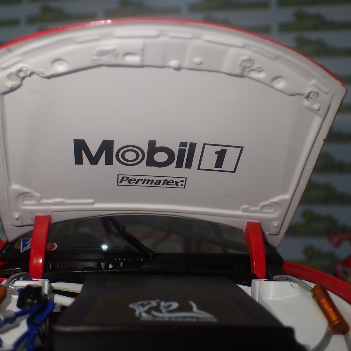 Biante AUTOart 2812071 – 2 X 1/18 models of the Craig Lowndes & Craig Lowndes/Mark Skaife Bathurst Shell Series Farewell Set Scale Model Replicas.