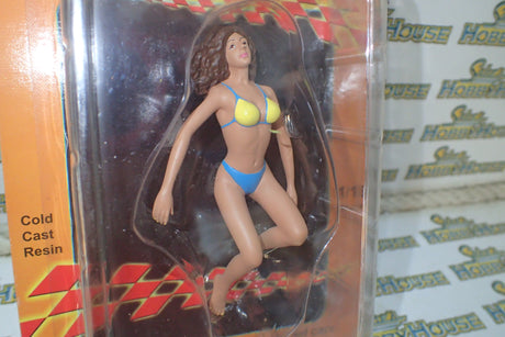 Motor Heads Miniatures #302 - 1/18 Layla Hand Painted Cold-Cast Resin Figurine