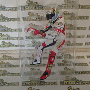Minichamps 312 050086 - 1/12 Scale - Valentino Rossi MotoGP 2005 Figurine Sitting