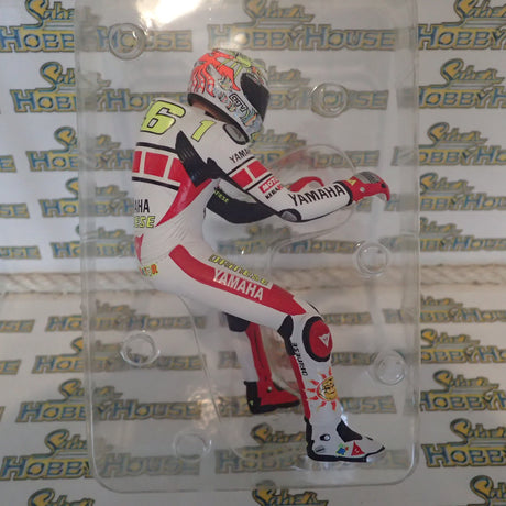 Minichamps 312 050086 - 1/12 Scale - Valentino Rossi MotoGP 2005 Figurine Sitting