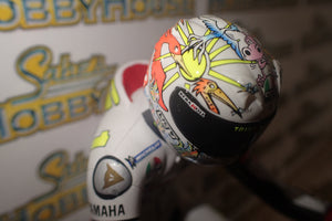 Minichamps 312 050086 - 1/12 Scale - Valentino Rossi MotoGP 2005 Figurine Sitting