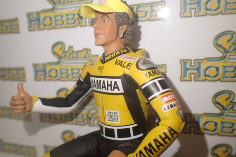 MINICHAMPS 312 050096 1/12 SCALE FIGURINE VALENTINO ROSSI LAGUNA SECA MOTOGP 2005 SITTING
