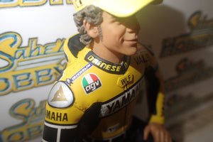 MINICHAMPS 312 050096 1/12 SCALE FIGURINE VALENTINO ROSSI LAGUNA SECA MOTOGP 2005 SITTING