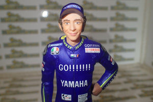 Minichamps 312 050246 - 1/12 Scale Valentino Rossi MotoGP 2005 Figurine