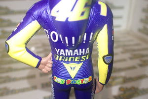 Minichamps 312 050246 - 1/12 Scale Valentino Rossi MotoGP 2005 Figurine