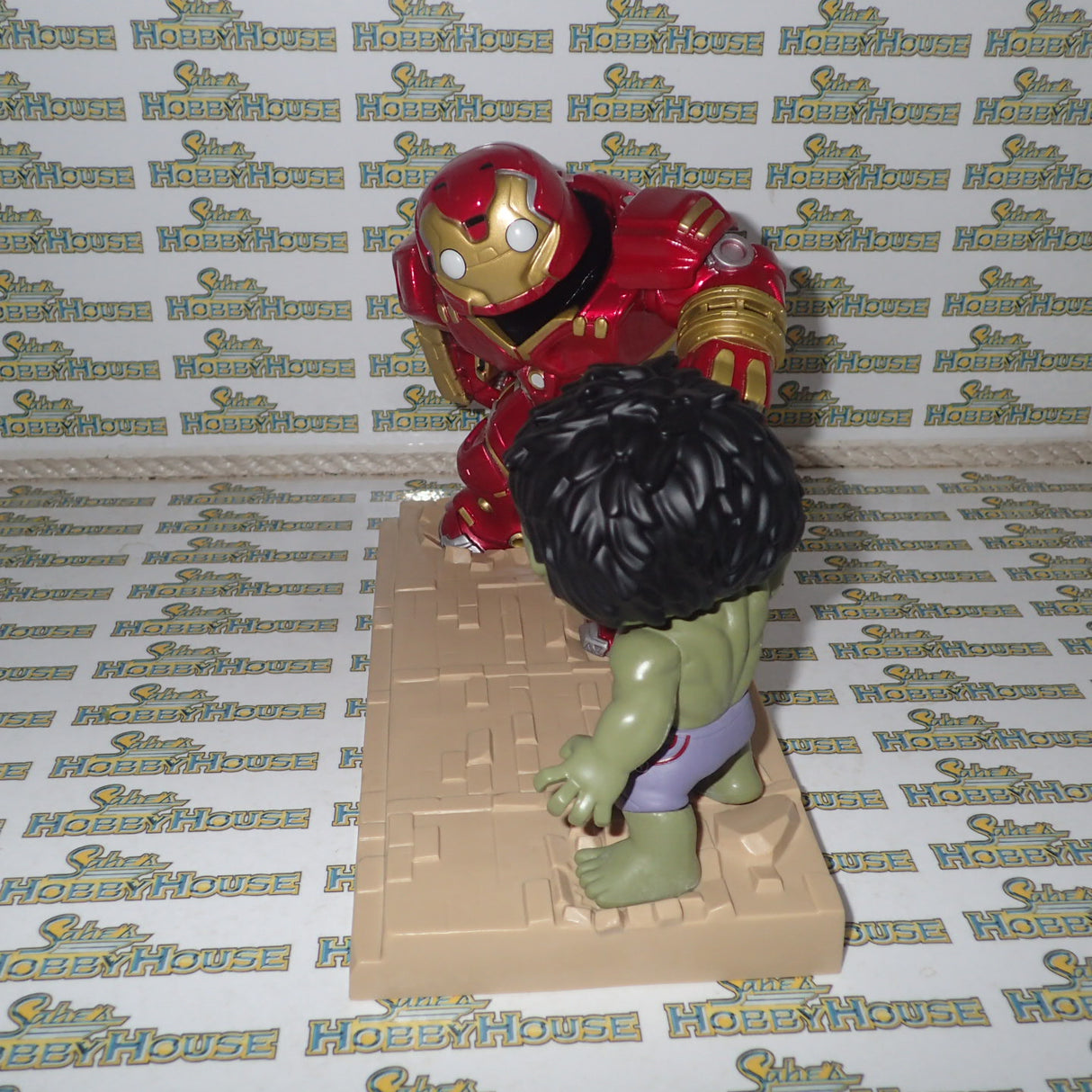 Funko 31269 – Marvel Studios: The First Ten Years – Hulkbuster VS. Hulk Pop! 2018 Fall Convention Exclusive Limited Edition Vinyl Figure