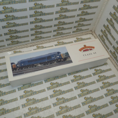 Bachmann 32-651 - HO/00 Scale Class 44 Diesel 44 008 'PENYGHENT' BR Blue Locomotive