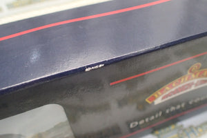 Bachmann 32-651 - HO/00 Scale Class 44 Diesel 44 008 'PENYGHENT' BR Blue Locomotive