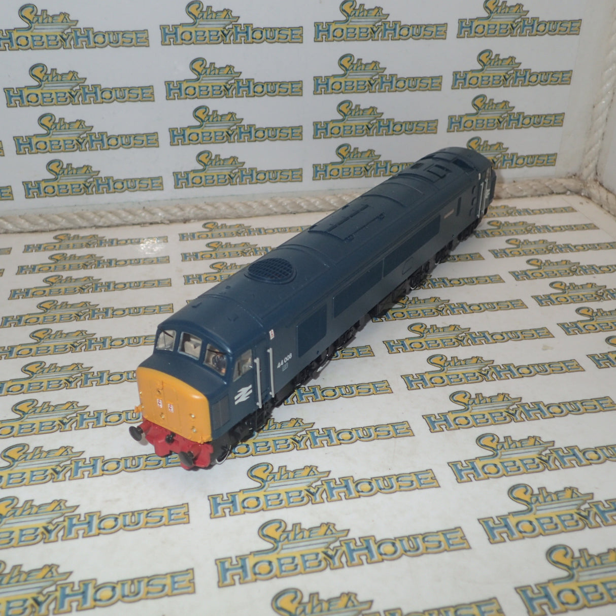 Bachmann 32-651 - HO/00 Scale Class 44 Diesel 44 008 'PENYGHENT' BR Blue Locomotive